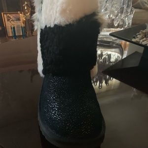 UGG CLASSIC SHORT PATCHWORK FLUFF BOOT, NEVER WORN